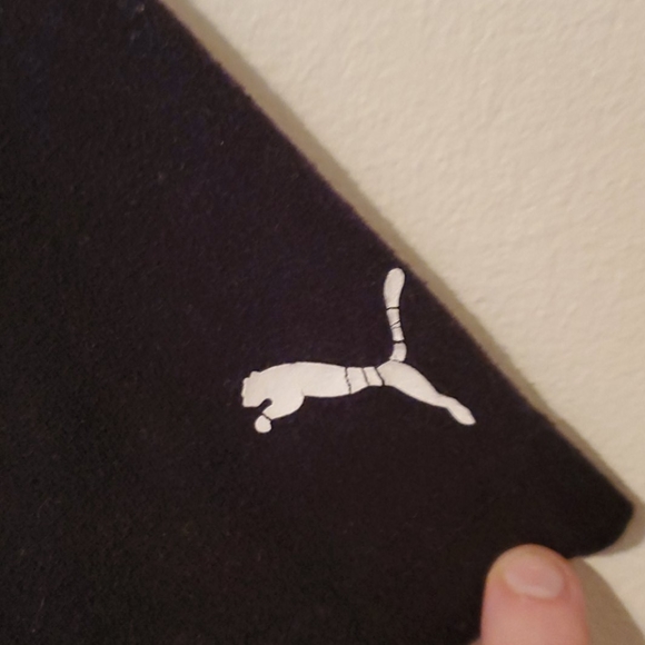 Puma short sleeve/ large puma logo on front - Picture 4 of 5